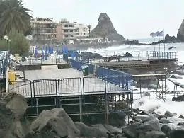 Approvata la delibera per l'acquisizione del Lido dei Ciclopi