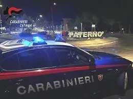 Anziana si sveglia e trova ladro in casa: urla e lo mette in fuga