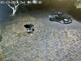 Denunciato per il furto di basole sulla collina