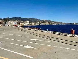 Le banchine del porto saranno elettrificate