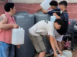 Una gara di solidariet&agrave; per rifornire d&rsquo;acqua la mamma di via Roma