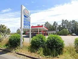 Furto alla stazione di benzina, i ladri fanno pure la &ldquo;pausa gelato&rdquo;