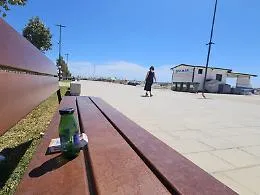 Lo Sbarcadero gi&agrave; sporco: rifiuti, scooter e incivilt&agrave; dopo il restyling