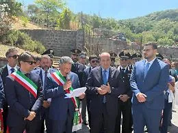Il prefetto consegna il titolo di Citt&agrave; e inaugura il parco giochi