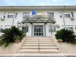 Pazienti in piazza a Caltanissetta per salvare il centro per la spina bifida dopo il mancato rinnovo della convenzione