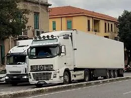 Tir in centro, s'infiamma il dibattito:  intervengono Psi e Pi&ugrave; Europa