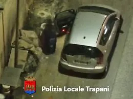 Chi sporca paga: Tranchida vara droni e controlli, mentre a Trapani Nuova suona l'allarme acqua