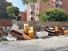 Discariche come la tela di Penelope, gli interventi del Comune non fermano gli incivili