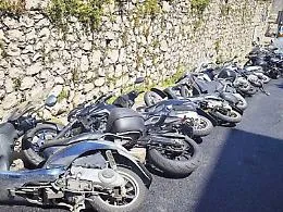 Via gli stalli &ldquo;trappola&rdquo;, cambia la sosta per le moto