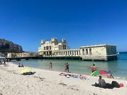 Mondello, la Regione non parla a Italo Belga per risolvere il nodo concessione