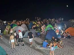 Da Fondachello a Cottone il &ldquo;popolo delle stelle&rdquo; ha conquistato le spiagge
