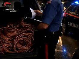 In auto con 7 kg di rame nel bagagliaio: 30enne denunciato