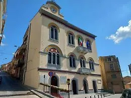 L&rsquo;ex municipio di piazza Vittorio Emanuele &egrave; tornato a splendere