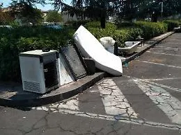 Piazzale Francia di nuovo &ldquo;ostaggio&rdquo; degli incivili