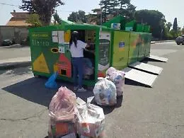 Ecopunto itinerante tra guasti e assenze: cittadini penalizzati