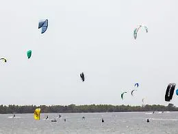Mondiale di kitesurf allo Stagnone: Marsala sogna il 2027, servono 150.000 euro