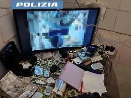 Scoperta una crack room nella via dove &egrave; cresciuto Santapaola