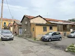 Sedici famiglie lasciano le baracche
