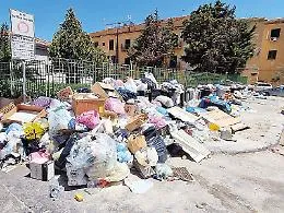 Immondizia e discariche, aggiudicata la gara: pronte le cento foto trappole contro gli abbandoni