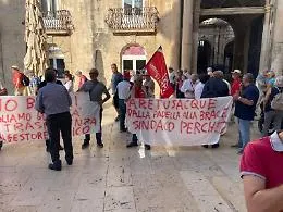 Caos acqua a Siracusa: polemiche sul deposito cauzionale Aretusacque e rubinetti a secco in citt&agrave;