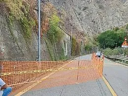Taormina, cedimento in via Garipoli scatta il senso alternato