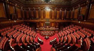Schlein interviene sulla &laquo;legge truffa&raquo;: &laquo;Meloni si cuce addosso il sistema elettorale&raquo;. Appello alle deputate di centrodestra: &laquo;Ribellatevi&raquo;