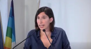 Unanimit&agrave; senza i riformisti: approvata la relazione di Schlein che chiede peso nella guida del Campo largo