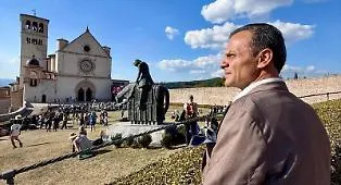 Sindaci d'Italia: per la quarta gamba civica di Giorgia c'&egrave; anche il prezzemolino De Luca
