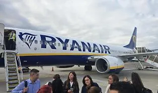 Passeggeri diretti a Catania bloccati dopo la cancellazione del volo Ryanair, annunciata una class action