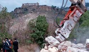 Valle dei Templi, la linea dura dell'Accademia dei Lincei: &laquo;No riperimetrazione e via le case abusive&raquo;