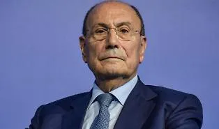 Schifani, alta tensione con Fi: &laquo;Mi dimetto&raquo;. La lite con Tajani (che ci metter&agrave; una pezza) | Riunione in notturna a Palazzo d'Orleans