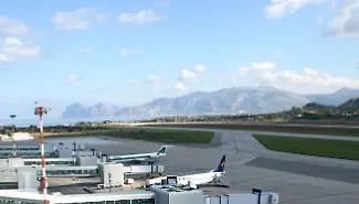 Viveva segregata dal marito in Egitto, salvata una donna ragusana in arrivo all'aeroporto di Palermo