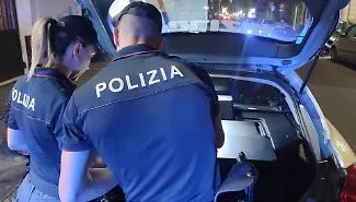 Una segnalazione dei passati permette alla polizia di Catania di "incastrare" un pusher di 25 anni