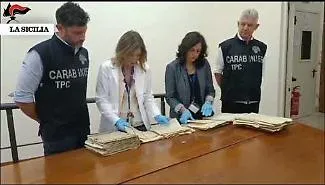 Traffico di beni archeologici, i carabinieri recuperano reperti per 400mila euro: due denunce 