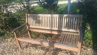 Ragusa, al Parco Verde Brusc&egrave; una panchina vandalizzata