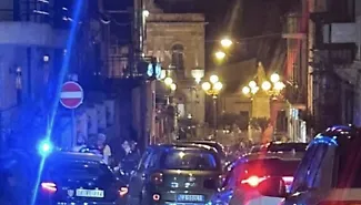 Clamoroso errore all'ingresso di Scicli, va contromano e si scontra frontalmente con un'altra auto