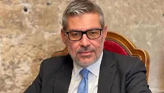 &laquo;Un co.co.co. di tre mesi&raquo; all&rsquo;amica del deputato Giuseppe Lombardo con parenti mafiosi