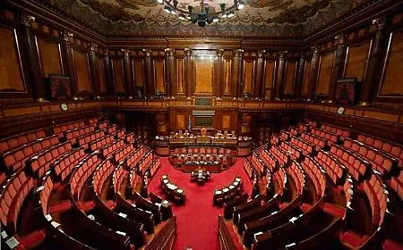 Schlein interviene sulla &laquo;legge truffa&raquo;: &laquo;Meloni si cuce addosso il sistema elettorale&raquo;. Appello alle deputate di centrodestra: &laquo;Ribellatevi&raquo;