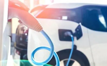 Bonus colonnine elettriche 2026, domande aperte: fino a 1.500 euro per i privati e 8.000 per i condom&igrave;ni
