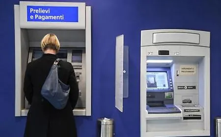 Soldi bloccati nello sportello bancomat? Attenti, non &egrave; un guasto ma una truffa silenziosa