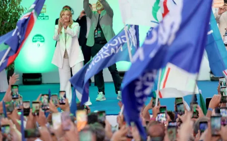 Bari, la prima zampata di Giorgia nella lunga campagna elettorale: "Niente ribaltoni, governo scelto dai cittadini e Zes a tutta Italia"