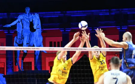 L'Italia del volley debutta con un netto 3-0 alla Svezia: piazza Plebiscito in festa sotto lo sguardo di Sergio Mattarella