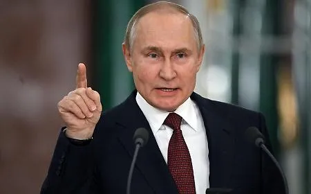 Il gelo del Cremlino sul vertice di dicembre: "Se Zelensky vuole parlare venga a Mosca"