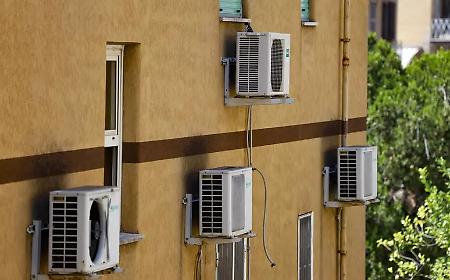 Ecobonus al 65% in arrivo? Al vaglio un premio per l'installazione infissi, pompe di calore e cappotti