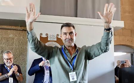 Vannacci chiude la campagna a Reggio: &laquo;Siamo noi la destra vera&raquo; e stop alle armi all'Ucraina