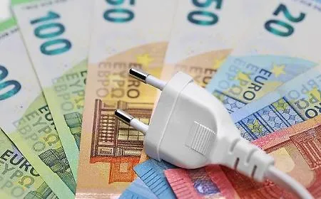 Eni, tetto pure alle bollette. &Egrave; polemica con Enel e A2A: &laquo;Nostre gi&agrave; pi&ugrave; basse&raquo;