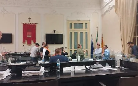 Trapani, il consiglio comunale occupato dopo una seduta lampo e senza delibere approvate