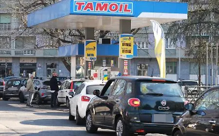 Benzina e diesel, Tamoil taglia i prezzi fino al 31 ottobre: quanto si risparmia davvero?