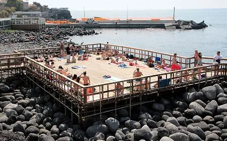 L'estate prolungata di Catania, spiagge libere attrezzate anche ad ottobre