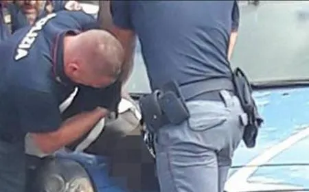 Catania, muore negli uffici della polizia dopo la fuga in scooter: disposta l&rsquo;autopsia